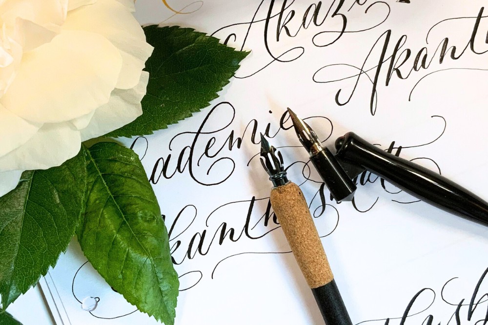 Flourishing-Aufwärmübungen Kalligraphie-Tipp Nr. 1: Beginne mit Aufwärmübungen! Tipps und Tricks Verzierungen Schnörkel Blog Workshop Kurs schreiben lernen üben Lettering Schwünge